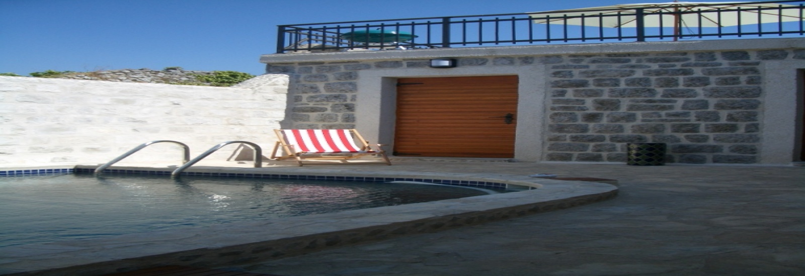 3 Bedrooms Bedrooms,2 BathroomsBathrooms,Kuće,1037