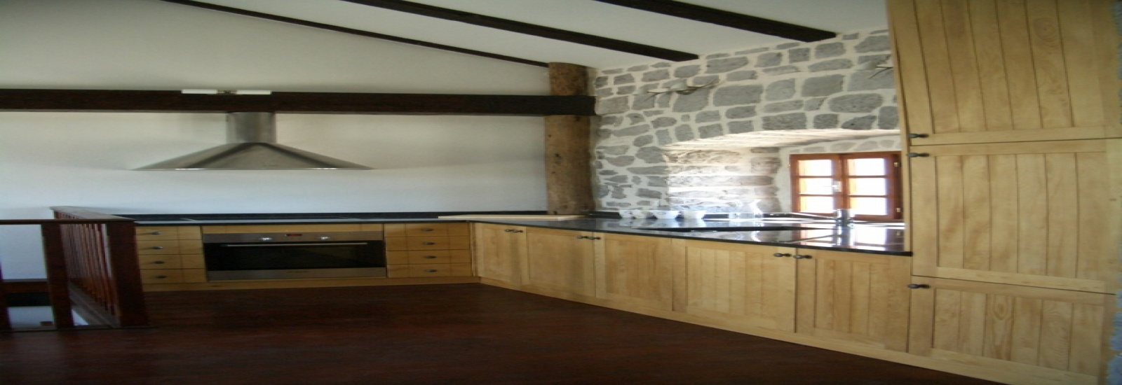 3 Bedrooms Bedrooms,2 BathroomsBathrooms,Kuće,1037